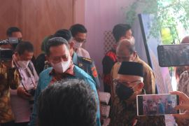 Wapres resmikan  pemasangan atap Menara Syariah PIK2