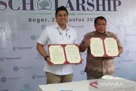 Manajemen UResort beri beasiswa hunian gratis bagi mahasiswa berprestasi