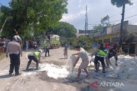 Sopir truk terigu akibatkan lima orang meninggal ditetapkan tersangka