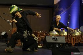 Pertunjukan tari dan gamelan Legenda Godogan Kungkum Kodok