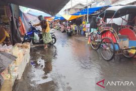 Pemkot Banjarmasin diharapkan bijaksana tangani Pasar Lama