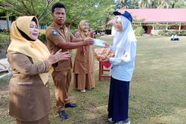 Siswa SMP 3 Batang Kapas juara I lomba Kultum peringatan HUT RI ke-77