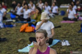 Ahli penyakit dalam sebut ambil napas dalam bantu kurangi cemas