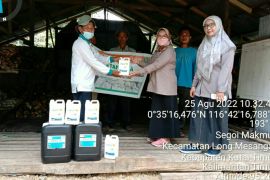 Kementan bantu petani Kaltim  200 liter bahan pembeku lateks