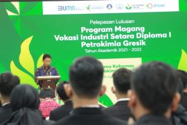 Petrokimia luluskan puluhan siswa magang vokasi industri