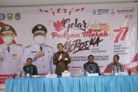 Kalbar kendalikan inflasi dengan menggelar pasar murah