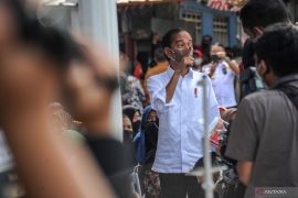 Jokowi minta relawan tidak buru-buru beri dukungan untuk 2024