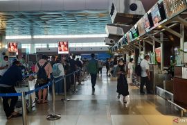 AP II wajibkan vaksin booster bagi penumpang pesawat