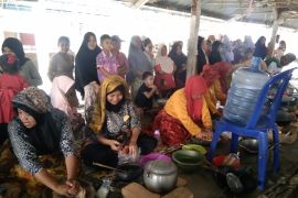 Lomba "memasak samba karambie", upaya masyakat Kajai Pasbar jaga tradisi