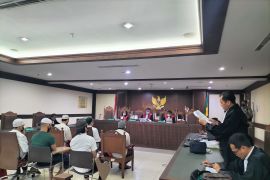 Pengeroyok Ade Armando mengaku balik melindungi saat korban terluka