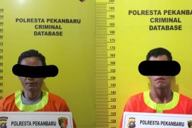 Curi kabel penangkal petir di markas TNI, dua pria di Pekanbaru dibekuk