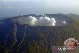 Jalur pendakian Gunung Tambora masih ditutup dampak cuaca ekstrem