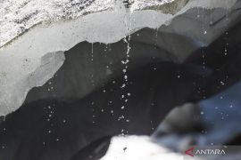 Studi: Gletser Swiss susut setengahnya selama periode 1931-2016