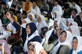 Doa bersama ribuan santri di Ponorogo, harapkan pemimpin punya rekam jejak baik