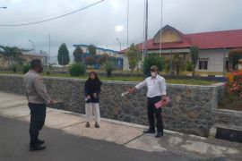 Antar kaos pesanan online ke Sakra Lotim, sepeda motor remaja ini raib dibegal