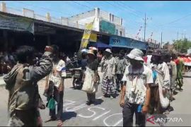 Rombongan pemulung pun ikut Karnaval di Bondowoso