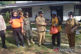 Sintang distribusikan bantuan untuk korban angin puting beliung