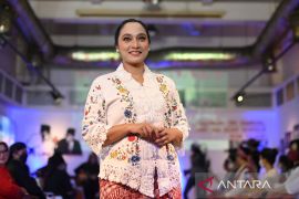 Cinta kekayaan budaya Indonesia, Bella Fawzi ingin lebih sering berbusana tradisional