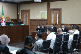 Mantan Dirjen Kemendag, Indra Sari Wisnu Wardhana didakwa korupsi persetujuan ekspor "CPO"