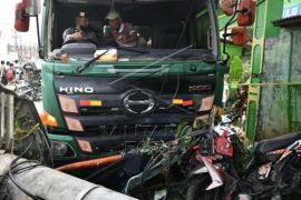 Kecelakaan Maut Truk Kontainer Di Bekasi 10 Orang Meninggal Dan 30 Luka-Luka Page 1 Small