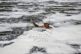 Kondisi Sungai Citarum Di Curug Jompong