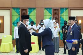 600 ASN Pemprov Kalsel terima Satyalancana Karya Satya 2022