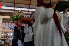 Kirab tumpeng warnai tradisi bulan Muharam di Temanggung