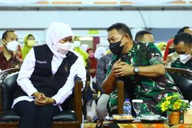 Khofifah tekankan pentingnya pola hidup sehat cegah stunting sejak dini