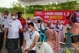 800 nakes  terima booster kedua dari Pemkab HSS, BINDA