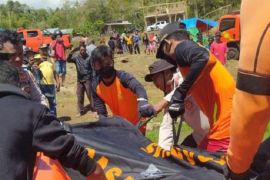 SAR Gabungan evakuasi korban tenggelam di Sikka