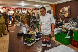 Warga eks Dolly diberdayakan lewat padat karya