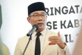 Survei Poltracking sebut Ridwan Kamil dan Ganjar di posisi puncak