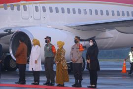 Kapolda Lampung turut menyambut kedatangan Presiden