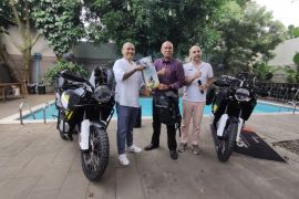 2Wheelies Indonesia serahkan unit Husqvarna Norden 901 ke konsumen