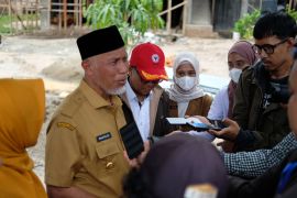 Gubernur Mahyeldi ajak kepala daerah di Sumbar MoU  pengunaan  semen Padang