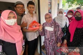 PKK Kota Bekasi berikan santunan anak yatim dan disabilitas