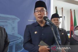 Gubernur Jabar minta pengusaha musyawarahkan kenaikan tarif angkutan umum