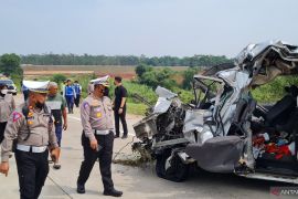 Jasa Raharja serahkan santunan korban lakalantas Tol Batang
