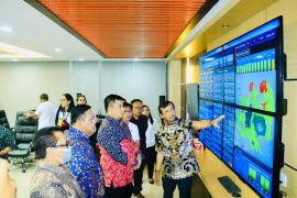 Tuntaskan program air bersih, Bupati Samosir kunjungi ATB Batam