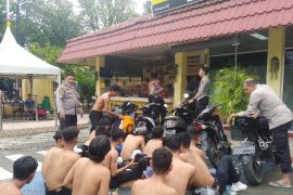 Polisi amankan belasan pelajar diduga hendak menyusup demo mahasiswa