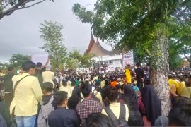 Polresta Padang: aksi unjuk rasa ribuan mahasiswa kondusif