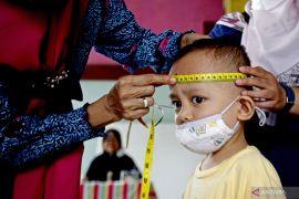 BKKBN ingatkan posyandu tak sepelekan ukuran, berat, tinggi badan anak