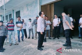 Bupati Bangka Tengah ingatkan pihak SPBU tidak persulit nelayan dapatkan  BBM