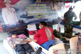 Peringati HUT ke-77 TNI AL, Lanal Kendari gelar donor darah