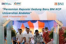 BNI KCP Unand hadir dengan wajah baru, nasabah bisa bertransaksi gunakan e-channel