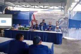 Tolak kenaikan BBM, Demokrat Siak bagikan sembako ke masyarakat