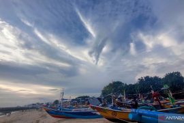 Harga ikan laut di Kalsel turun sementara