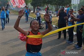 Pelajar SD dominasi "Surabaya Fun Run" di HUT Ke-77 TNI AL