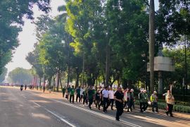 Para tokoh nasional ikut jalan sehat rangkaian HUT KAHMI