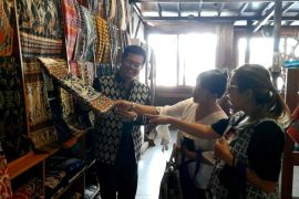 350 UMKM lokal NTT diberdayakan pusat oleh-oleh di Labuan Bajo